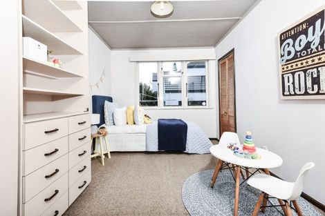 Photo of property in 1 Moule Place, Fairfield, Hamilton, 3214