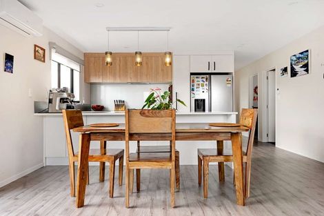 Photo of property in 76 Accolage Boulevard, Kumeu, 0810