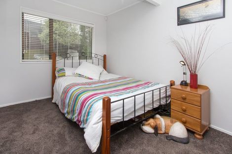 Photo of property in 1/16 Cornelian Crescent, Half Moon Bay, Auckland, 2012