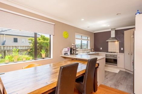 Photo of property in 6 Erlestoke Crescent, Churton Park, Wellington, 6037