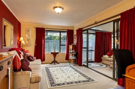 Photo of property in 102 Waikawa Road, Picton, 7220