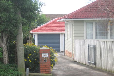Photo of property in 173 Waimumu Road, Massey, Auckland, 0614
