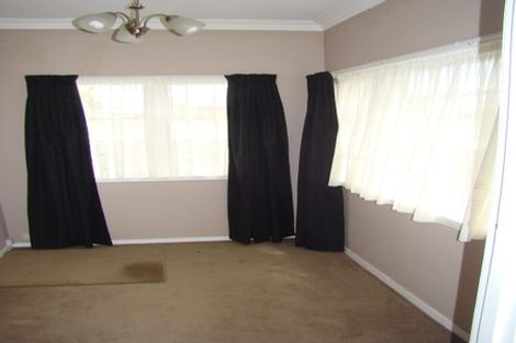 Photo of property in 2/4 Tama Street, Alicetown, Lower Hutt, 5010