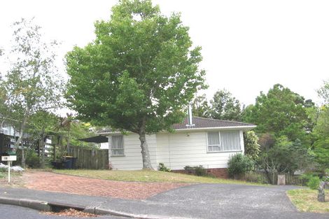 Photo of property in 15 Kerria Place, Sunnynook, Auckland, 0620