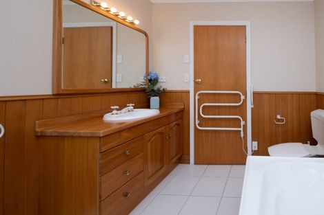 Photo of property in 17 Princes Street, Hawera, 4610