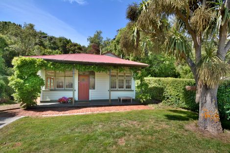 Photo of property in 2 Bacon Street, Broad Bay, Dunedin, 9014