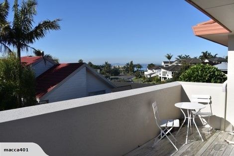 Photo of property in 3 Bridgehead Cove, West Harbour, Auckland, 0618