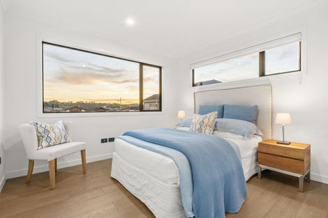 Photo of property in 5 Kina Place, Long Bay, Auckland, 0630