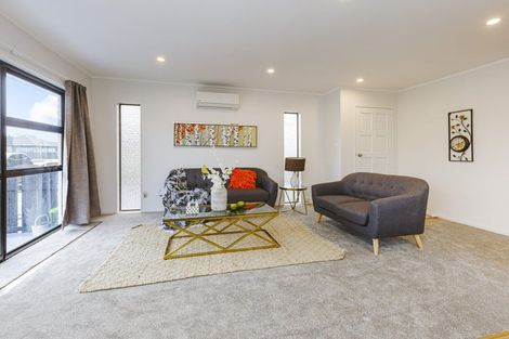 Photo of property in 2b Roys Road, Weymouth, Auckland, 2103