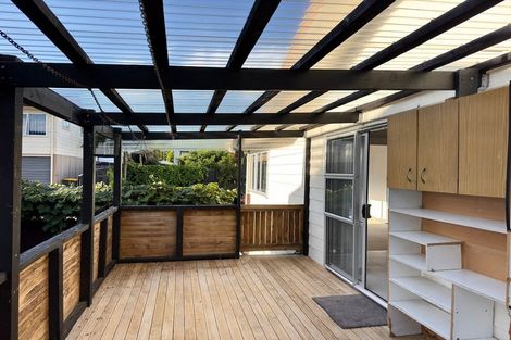 Photo of property in 2/144 Bradbury Road, Botany Downs, Auckland, 2010