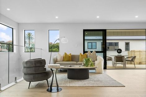 Photo of property in 37 Pinecrest Drive, Gulf Harbour, Whangaparaoa, 0930