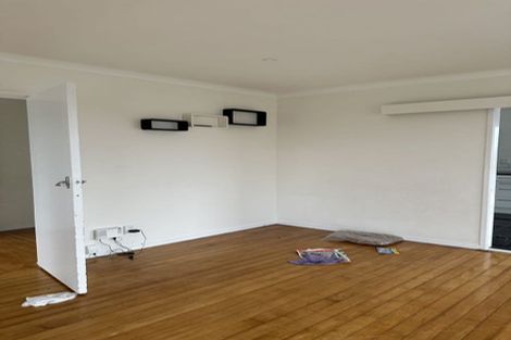 Photo of property in 1/54 Target Road, Totara Vale, Auckland, 0629