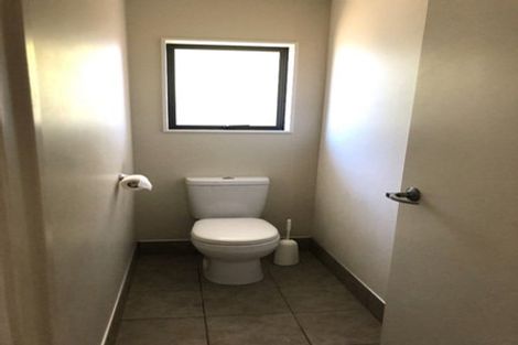 Photo of property in 52b Swanson Road, Henderson, Auckland, 0610