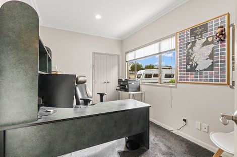 Photo of property in 176b Heta Road, Highlands Park, New Plymouth, 4312