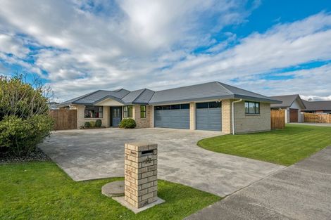 Photo of property in 42 Roberts Line, Kelvin Grove, Palmerston North, 4414