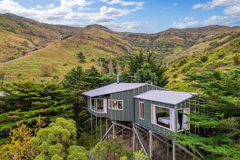Photo of property in 15 Harmans Road, Lyttelton, 8082