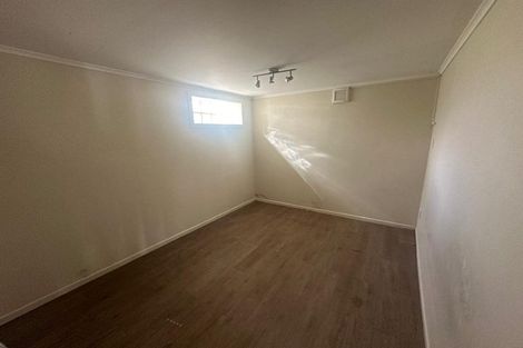 Photo of property in 8 Celsmere Lane, Te Atatu Peninsula, Auckland, 0610