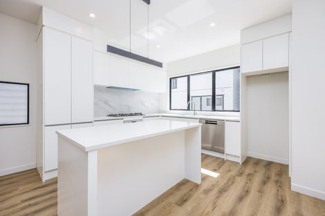 Photo of property in 17b Hogans Road, Glenfield, Auckland, 0629