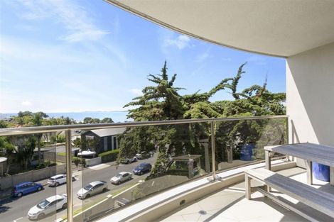 Photo of property in 3a/5 The Promenade, Takapuna, Auckland, 0622