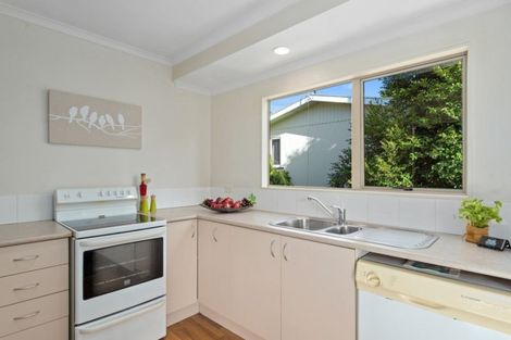 Photo of property in 1/16 Ocean View Road, Hatfields Beach, Orewa, 0931