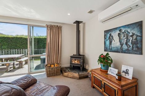 Photo of property in 12 Paradise Place, Lake Hawea, Wanaka, 9382