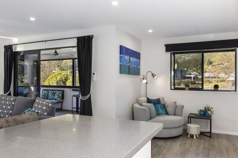 Photo of property in 15 Beach Road, Waikawa, Picton, 7220