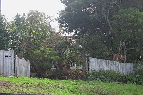Photo of property in 195 Golf Road, Titirangi, Auckland, 0604