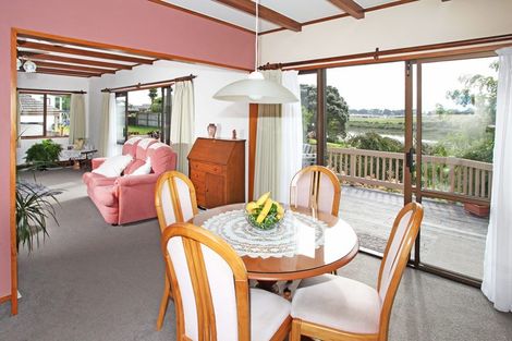 Photo of property in 35 Riverside Drive, Waiuku, 2123