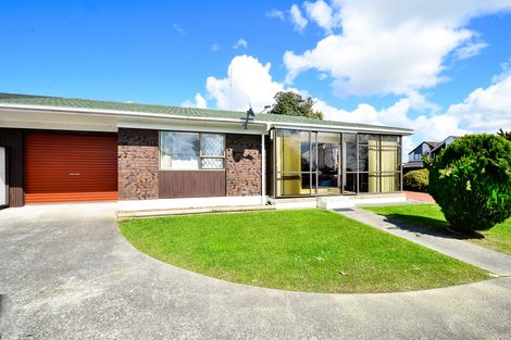 Photo of property in 1/27 Matuhi Rise, Henderson, Auckland, 0612