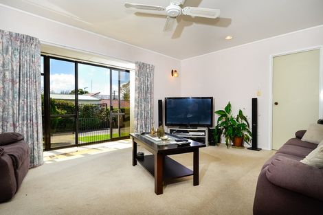 Photo of property in 1/27 Matuhi Rise, Henderson, Auckland, 0612