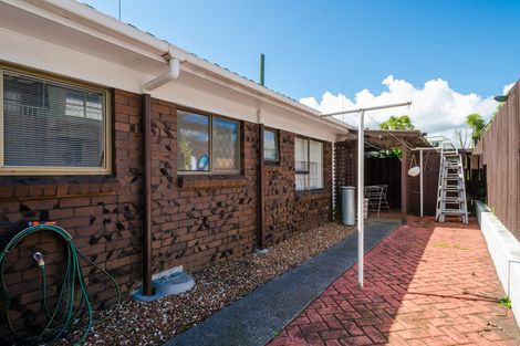 Photo of property in 1/27 Matuhi Rise, Henderson, Auckland, 0612