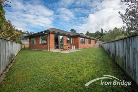 Photo of property in 11 Beaufort Close, Kingsley Heights, Upper Hutt, 5018