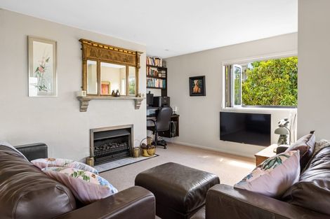 Photo of property in 46 Hinemoa Street, Birkenhead, Auckland, 0626