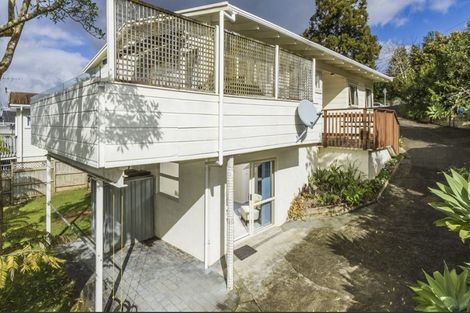 Photo of property in 58 Chivalry Road, Glenfield, Auckland, 0629
