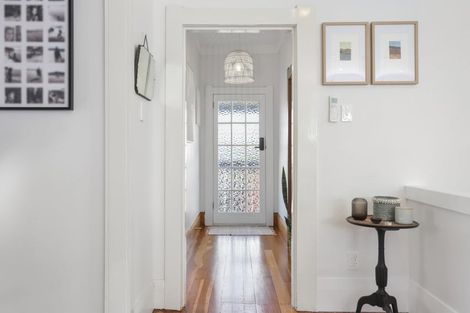 Photo of property in 2/55 Chislehurst Street, Henderson, Auckland, 0612