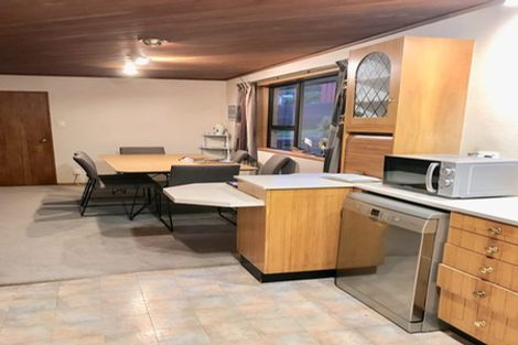 Photo of property in 100 Marine Parade, Bluff, 9814