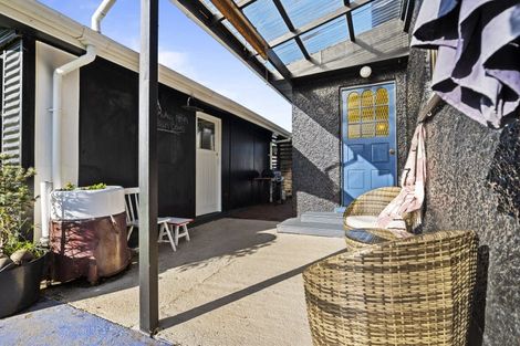 Photo of property in 69 Domett Street, Opunake, 4616