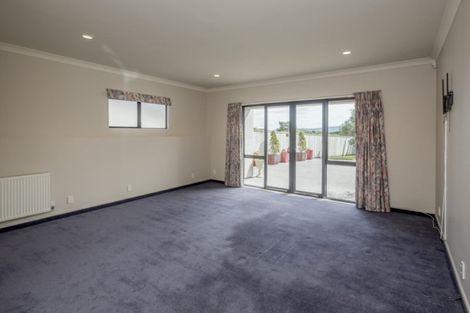 Photo of property in 47 Quadrant Heights, Paraparaumu, 5032