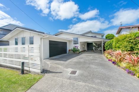Photo of property in 110 Clovelly Road, Bucklands Beach, Auckland, 2012