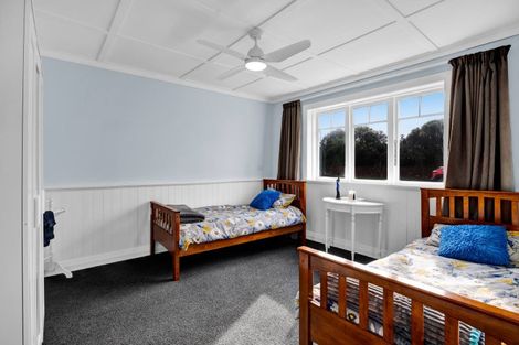 Photo of property in 16 Hector Place, Opunake, 4616