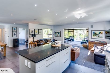 Photo of property in 135 Tauroa Road, Havelock North, 4130