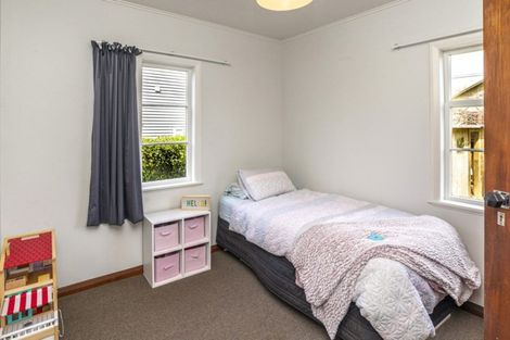Photo of property in 14 Cornwall Street, Brooklands, New Plymouth, 4310