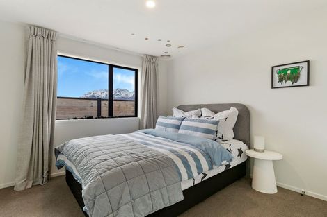 Photo of property in 13 Wheat Street, Jacks Point, Queenstown, 9371