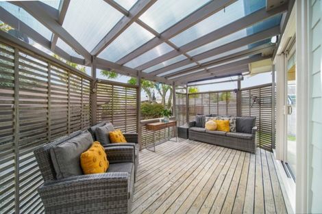 Photo of property in 1/36 Darren Crescent, Half Moon Bay, Auckland, 2012