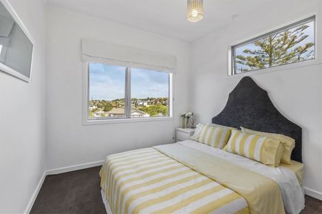 Photo of property in 2/21 Hythe Terrace, Mairangi Bay, Auckland, 0630