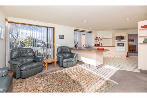 Photo of property in 22 Berkshire Drive, Avonhead, Christchurch, 8042