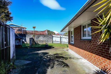 Photo of property in 25 Parsons Street, Vogeltown, New Plymouth, 4310