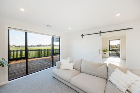 Photo of property in 11 Mangatainoka Lane, Awapuni, Palmerston North, 4412