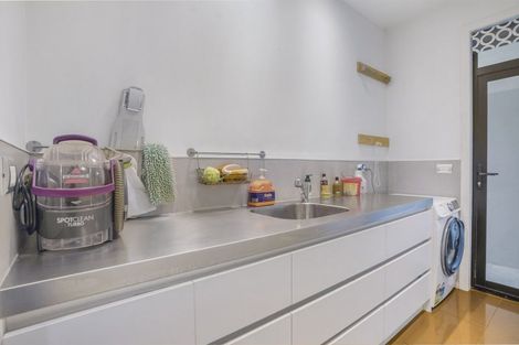 Photo of property in 48a Egerton Road, Winton, 9781