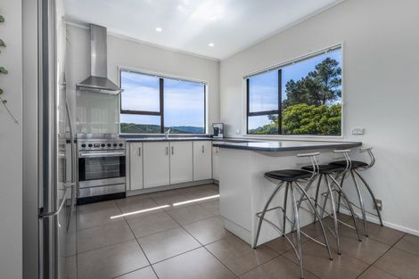 Photo of property in 9 Kinnel Grove, Papakowhai, Porirua, 5024